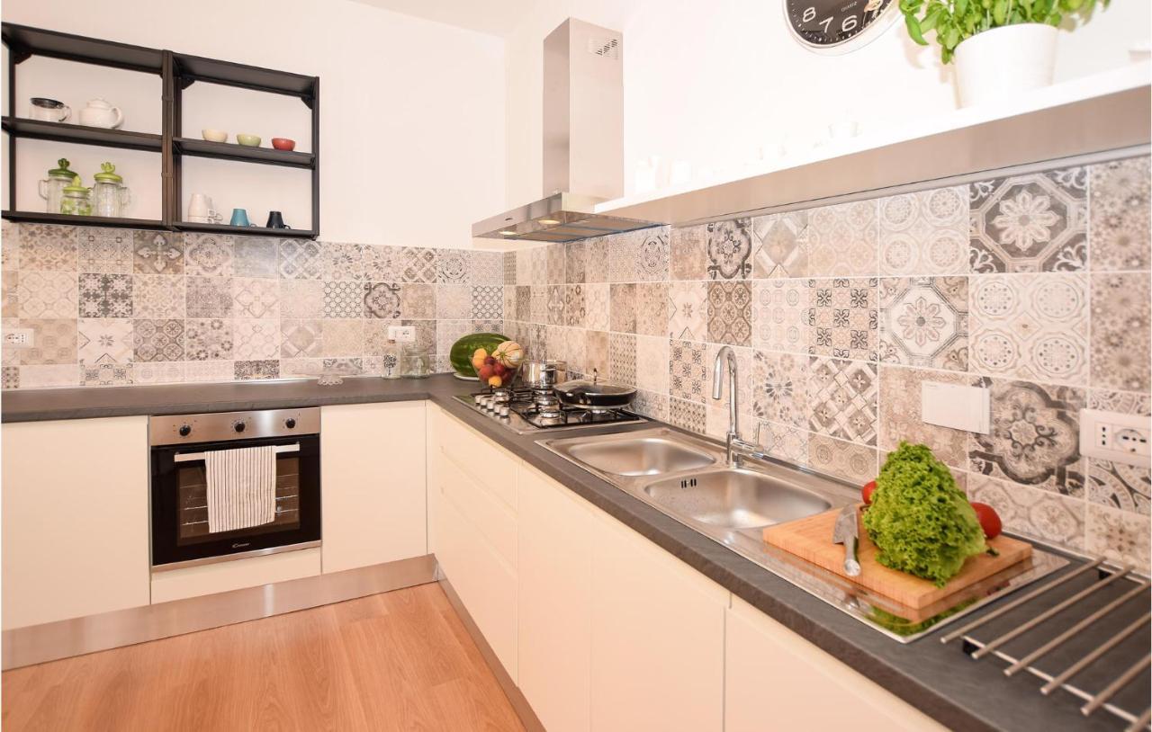 Cozy Home In Anguillara Sabazia With Kitchenette Kültér fotó
