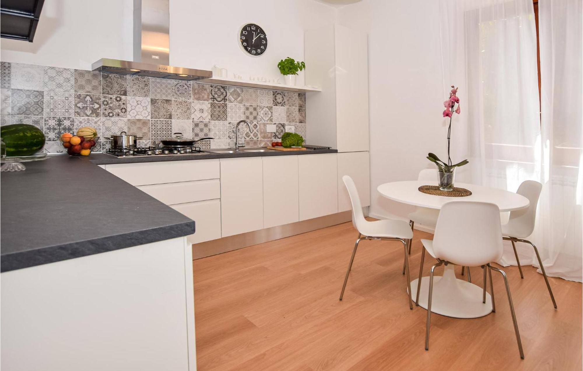 Cozy Home In Anguillara Sabazia With Kitchenette Kültér fotó